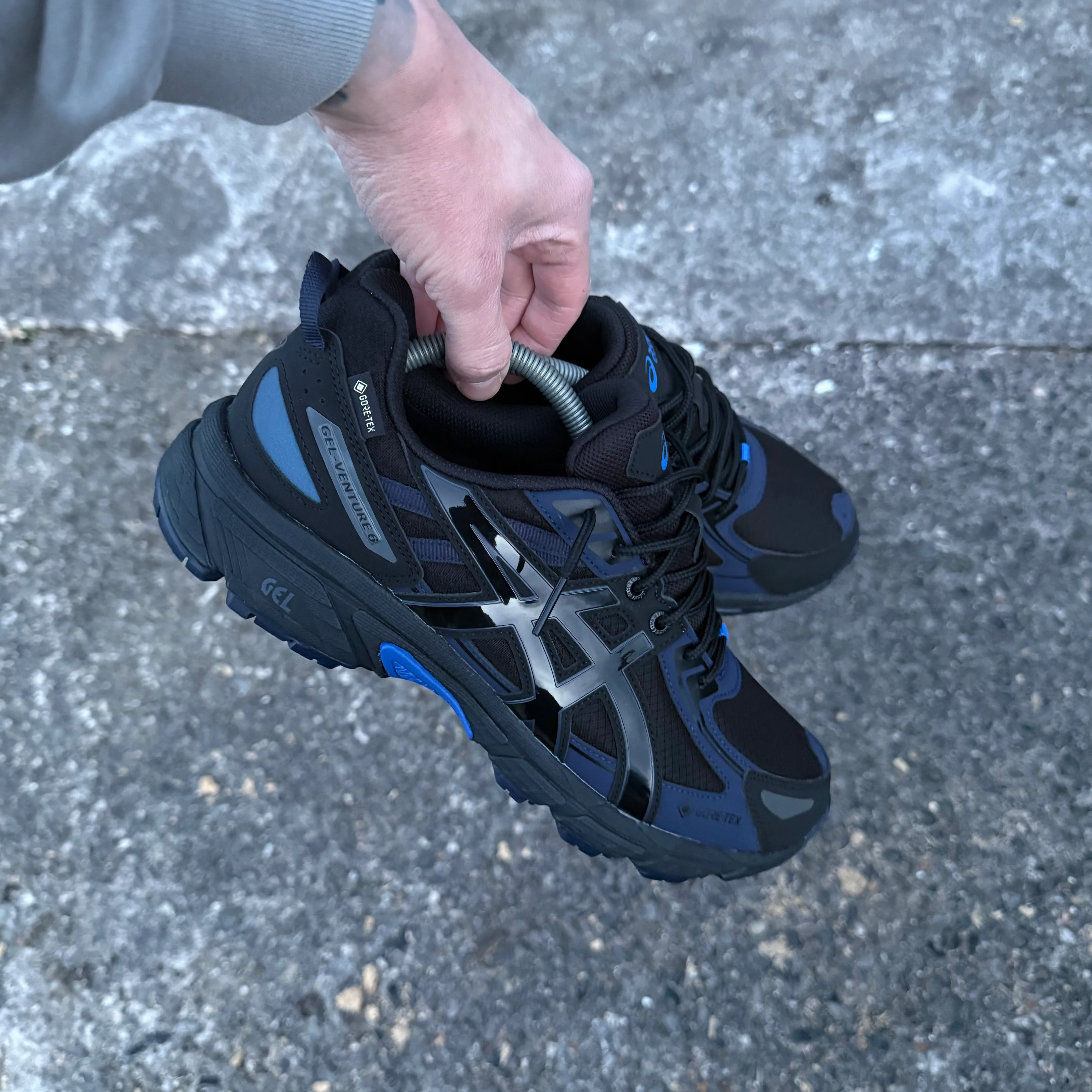 ASICS GEL VENTURE 6 TRAINER - BLACK / ROYAL BLUE