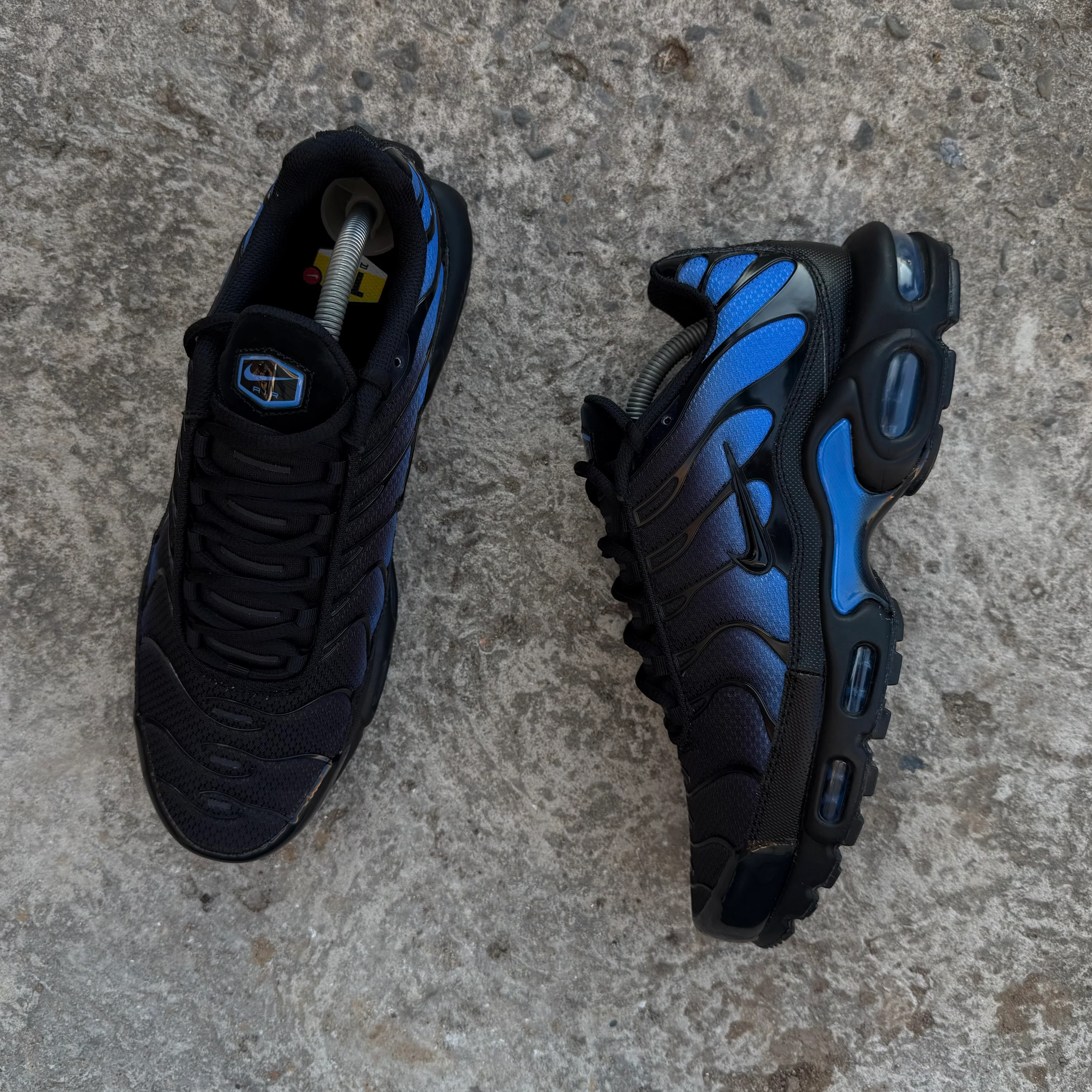 NIKE AIR MAX PLUS TN - BLACK / CRYSTAL BLUE - Image 3