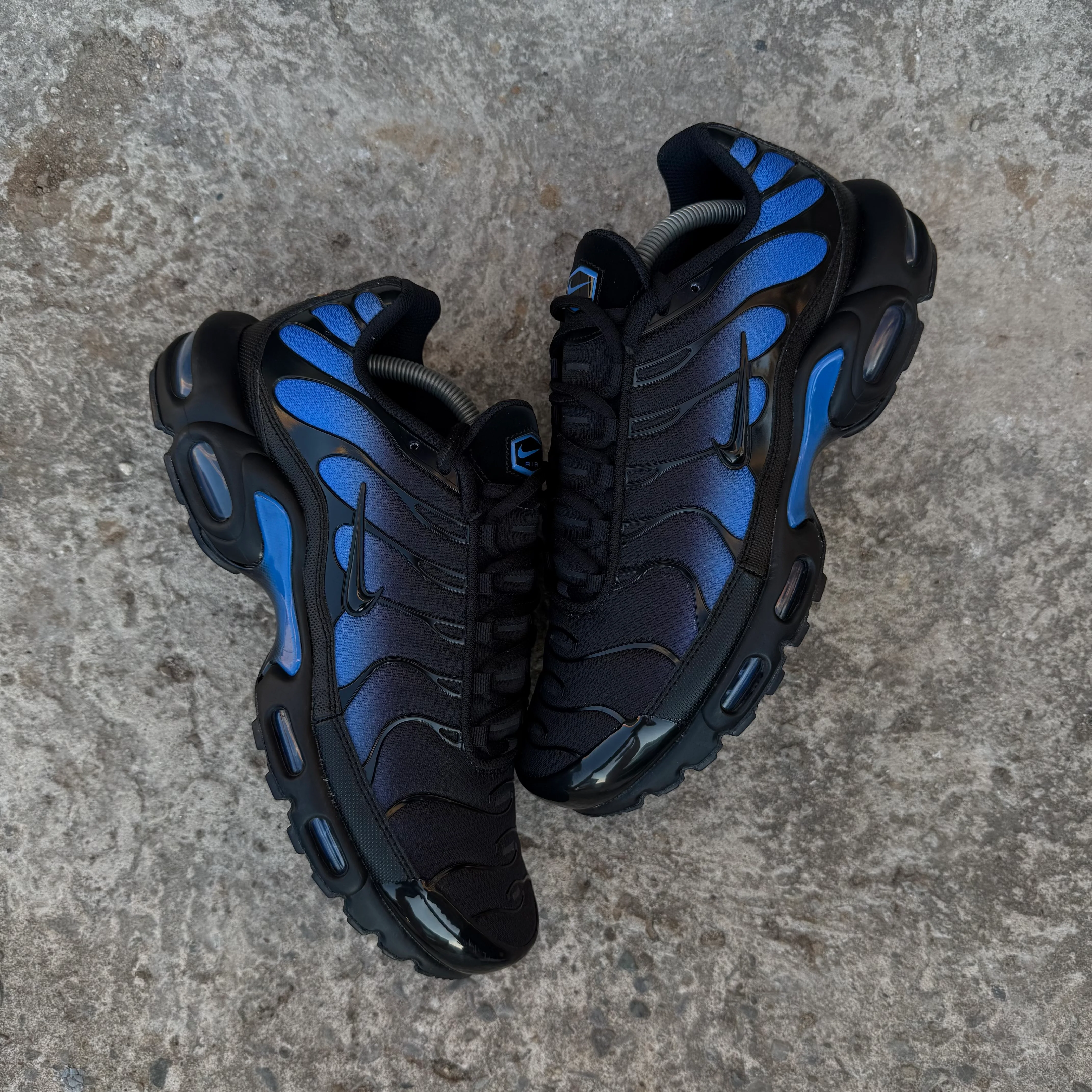 NIKE AIR MAX PLUS TN - BLACK / CRYSTAL BLUE - Image 4