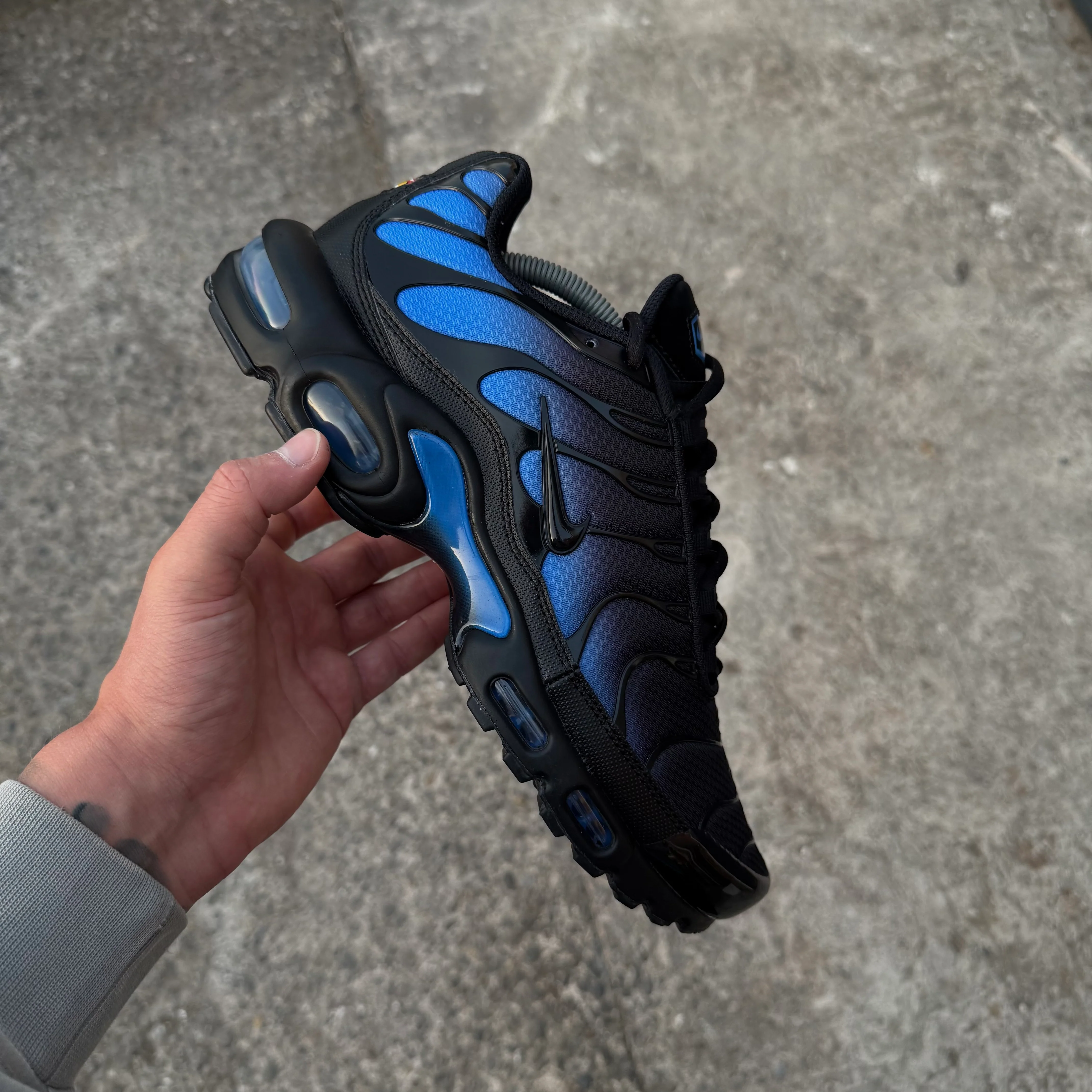 NIKE AIR MAX PLUS TN - BLACK / CRYSTAL BLUE - Image 5