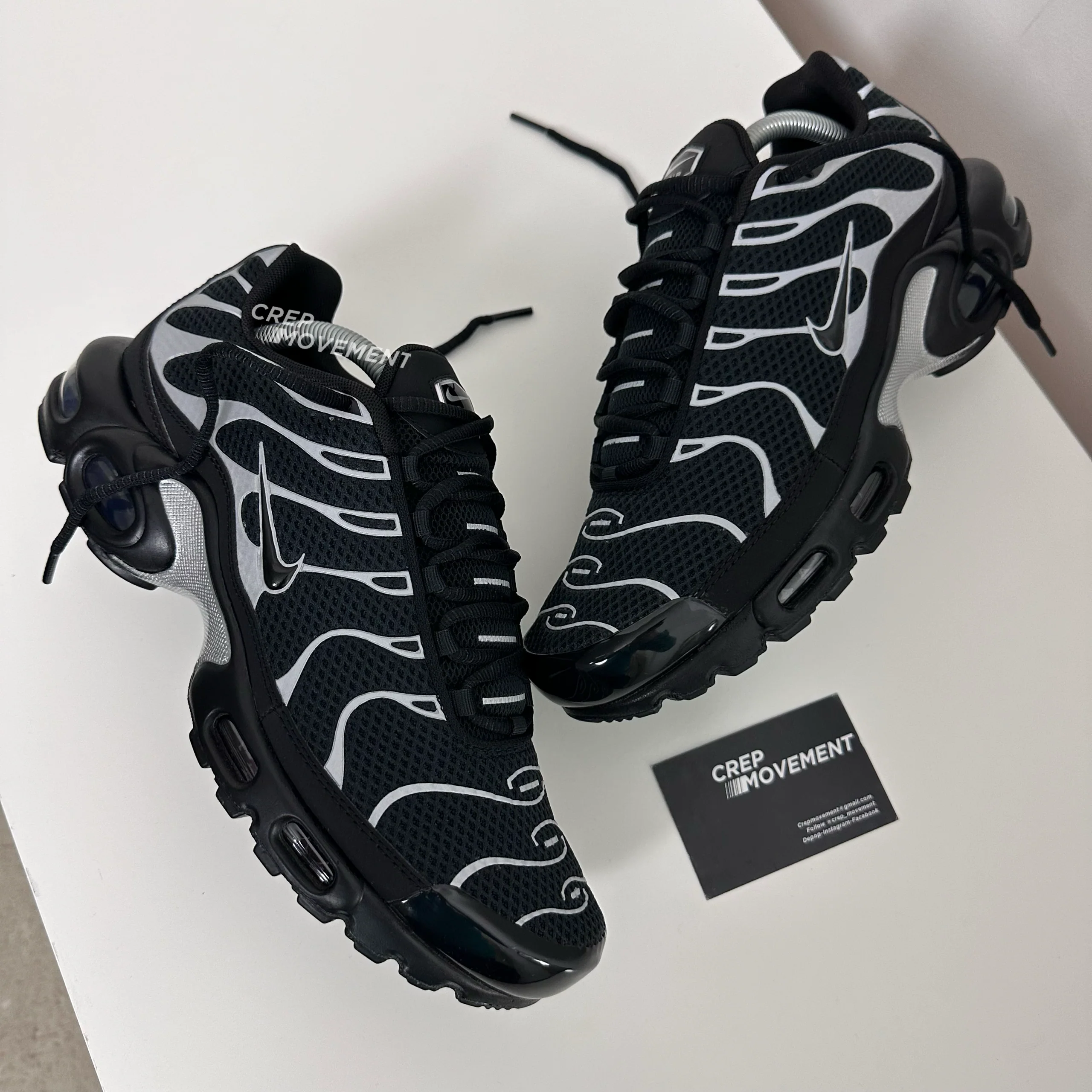 NIKE AIR MAX PLUS TN - REFLECT SILVER / BLACK - Image 3