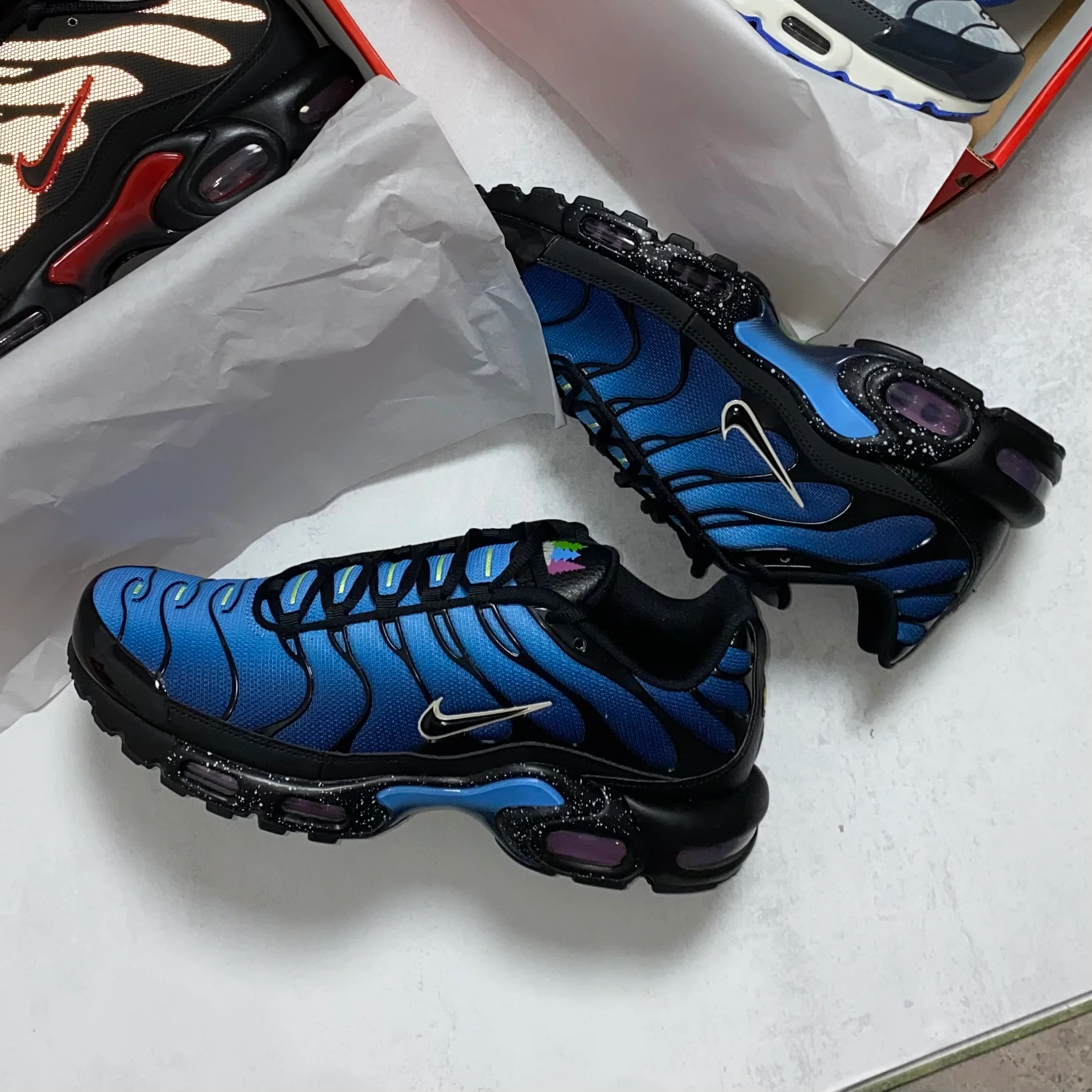 NIKE AIR MAX PLUS TN - STARGAZING (LIGHT BORDEAUX)