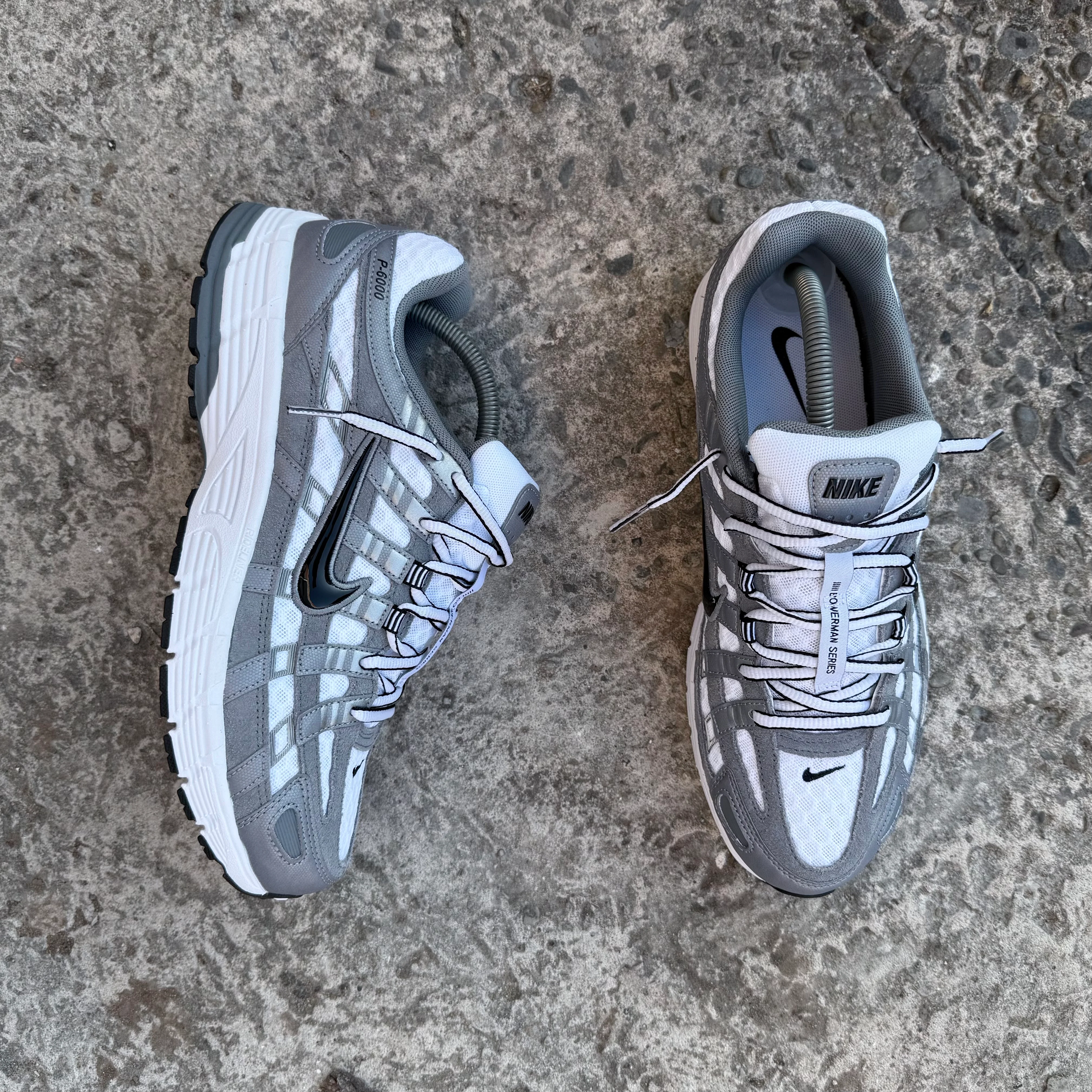 NIKE P-6000 - WHITE / METALLIC GREY - Image 2