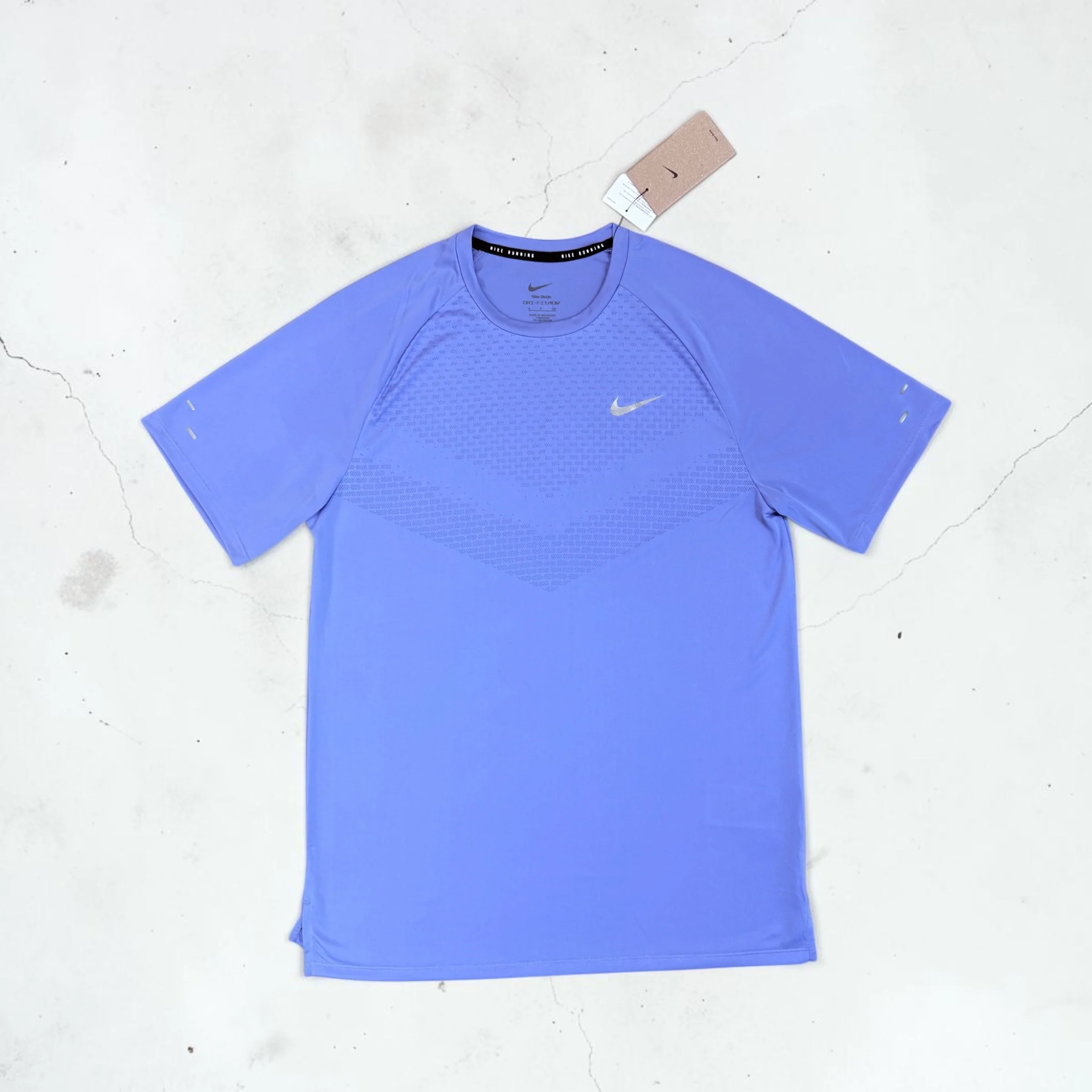 NIKE STRIDE T SHIRT - ROYAL PULSE